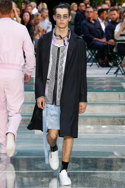 Look 24